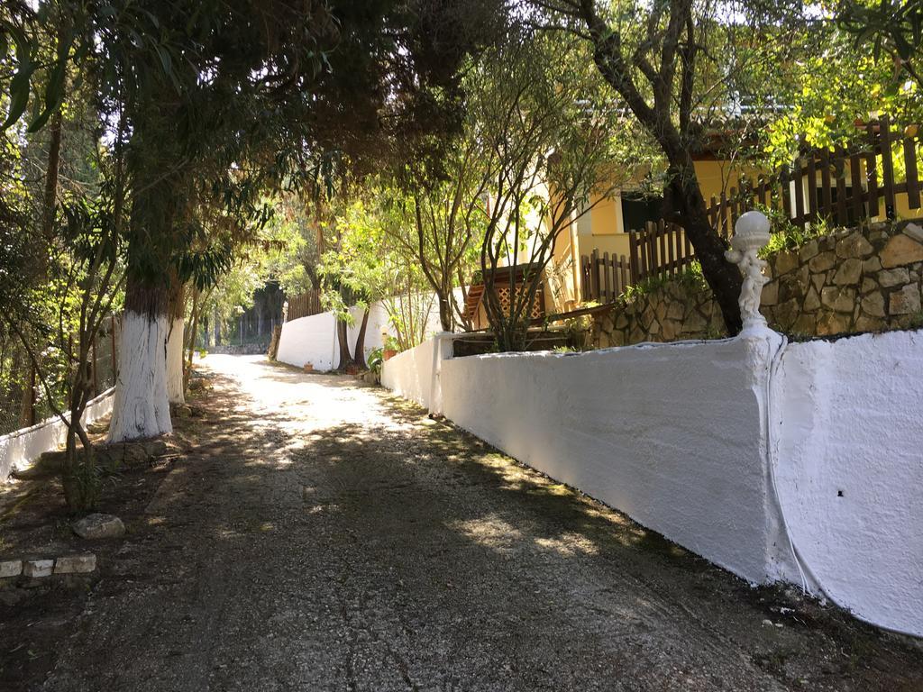 Magdalini Apartments Afión Eksteriør bilde